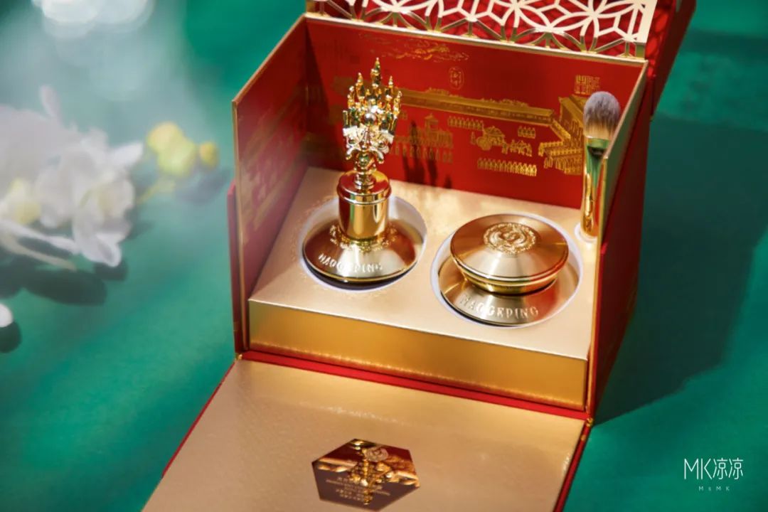 年度最上头的口红只要100多块,最正的正红色口红