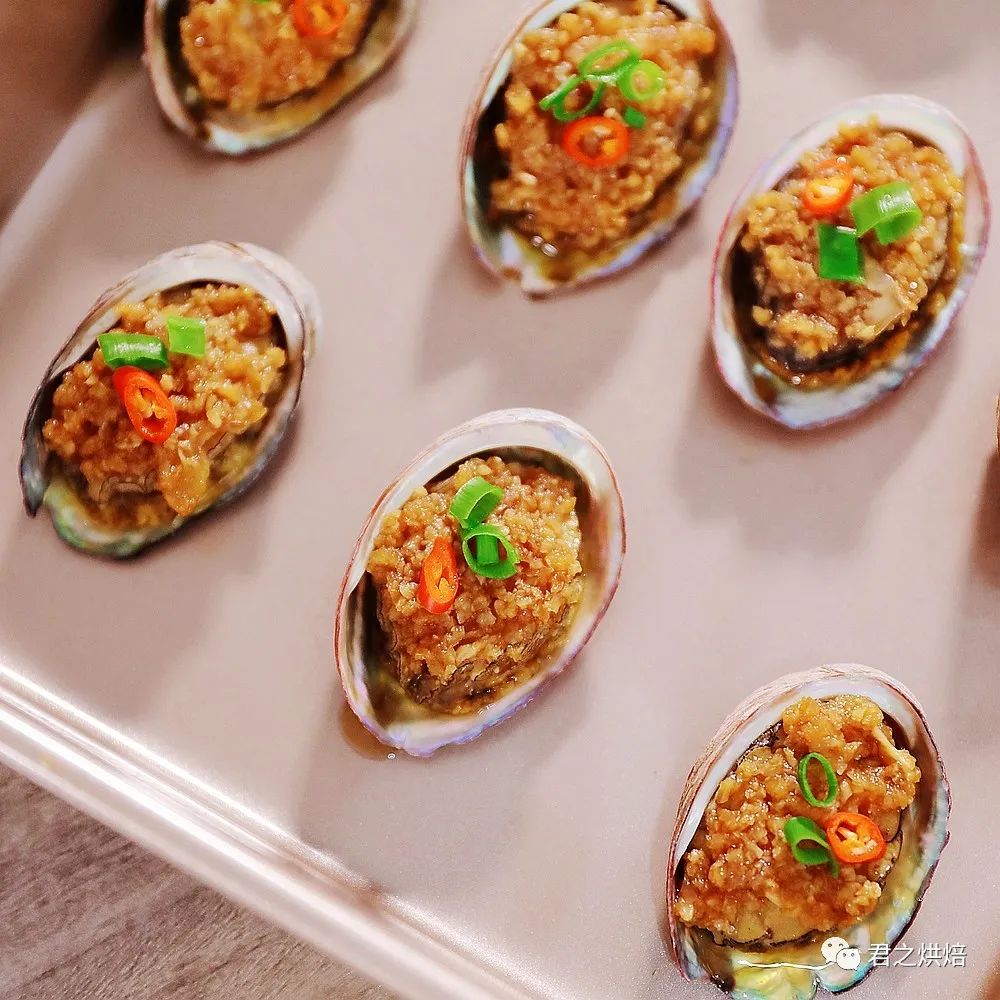 鲍鱼蒸粉丝蒜蓉正宗做法,蒜蓉鲍鱼的最正宗做法蒸几分钟