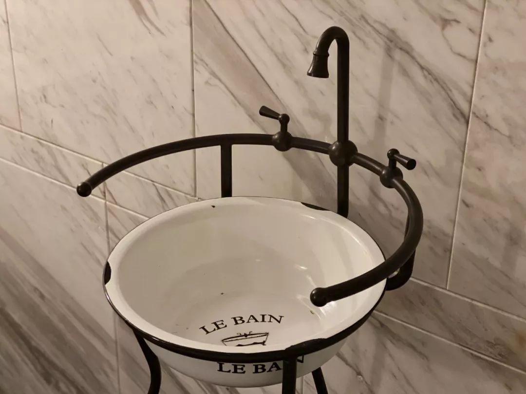 杭州湖边邨酒店怎么订便宜,西湖边住宿酒店哪个好