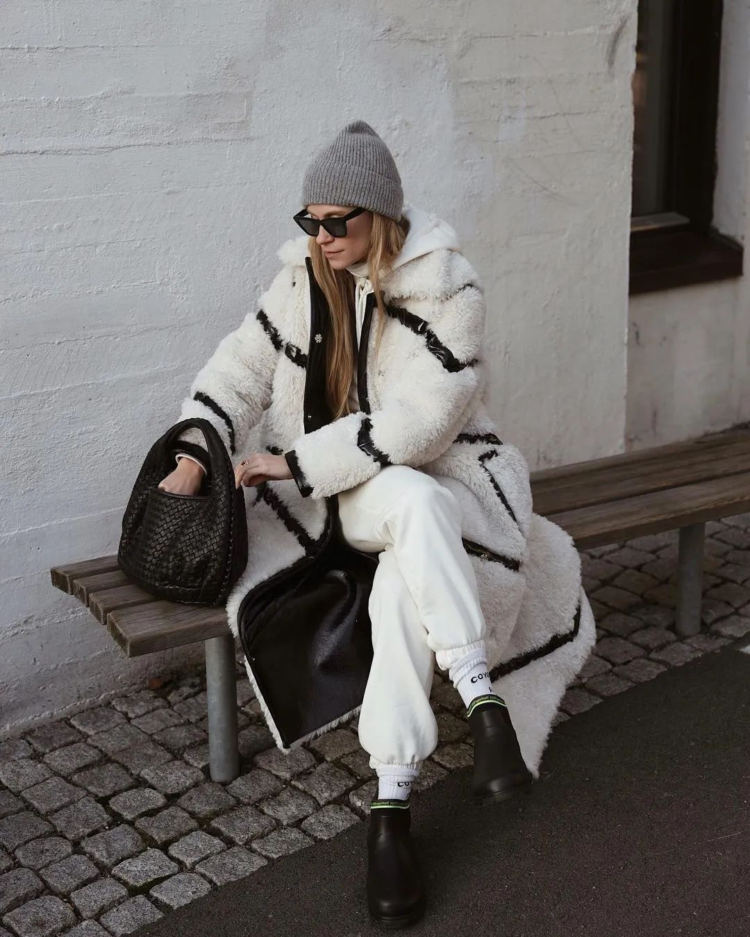 好不容易买了件合适的衣服,皮草环保外套