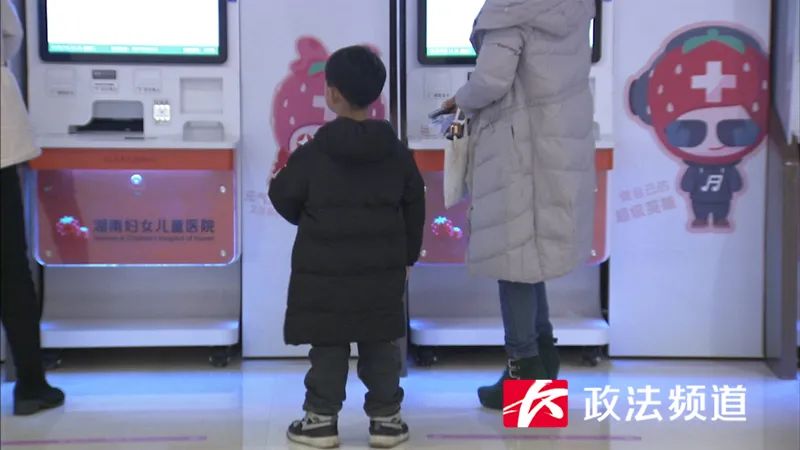 脑洞大开！用细菌作画你见过吗？长沙90后医生做到了