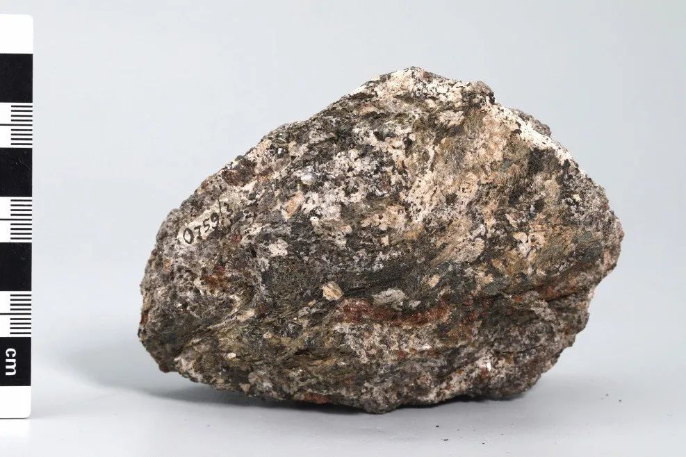 变质岩的地貌景观,美姑变质岩