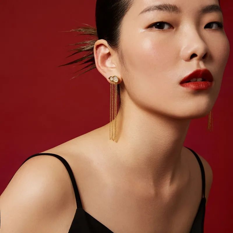 这该死的购物欲，又让我买了1.2.3.4.5.6件金色首饰