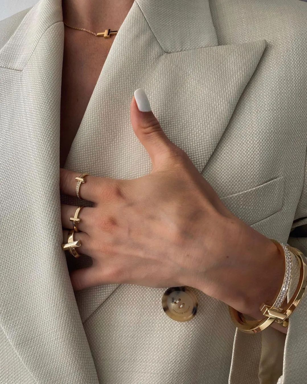 这该死的购物欲，又让我买了1.2.3.4.5.6件金色首饰