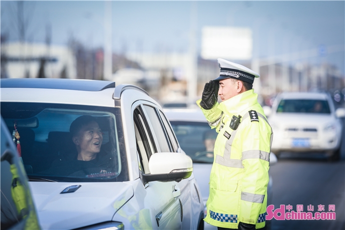 平安春运高速交警伴你同行,山东发布平安春运交警同行