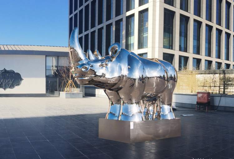 一家开业30年的宾馆为何要同时举办两场美术馆级别大展？