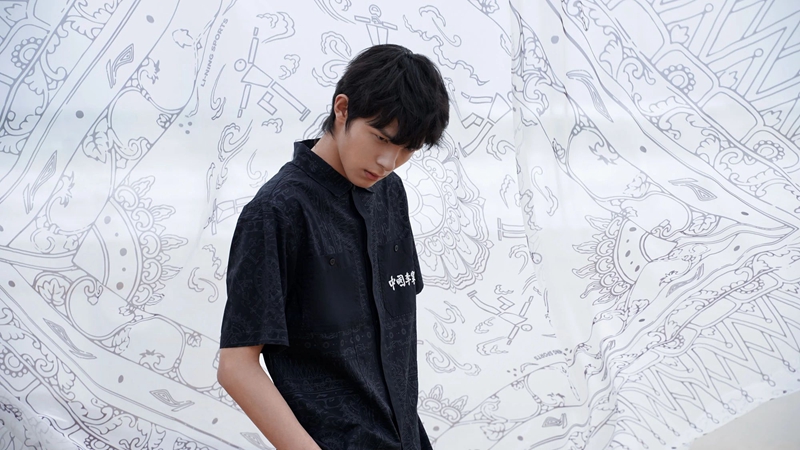 李宁肖战同款上衣,中国李宁巴黎时装周肖战同款