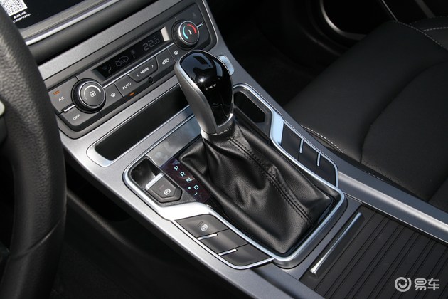 10万以内帝豪新能源纯电动车,2021款吉利帝豪up上路测试