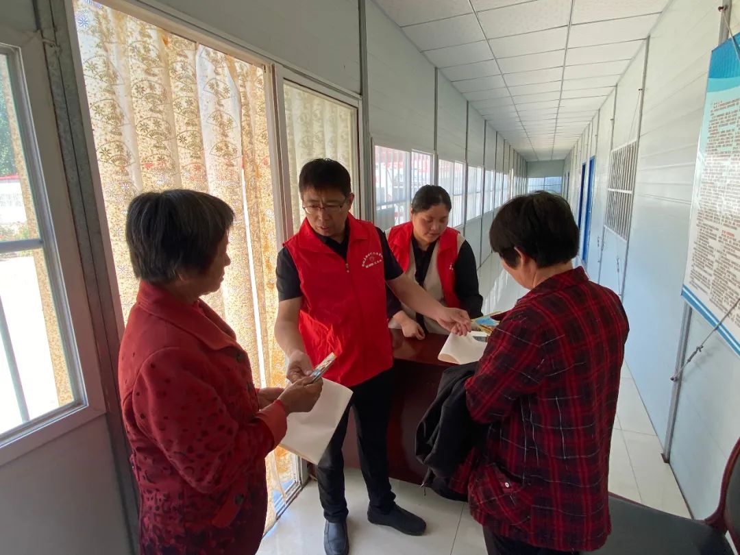 学史力行为民服务暖人心,学史力行践初心切实服务于群众