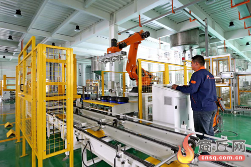 梁园区产业集聚区管委会,推进产业转型升级实现高质量发展