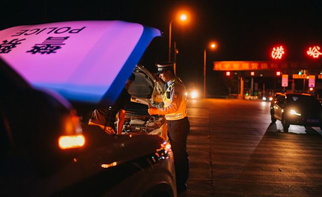 高速交警辅警的一天,高速交警上班的一天