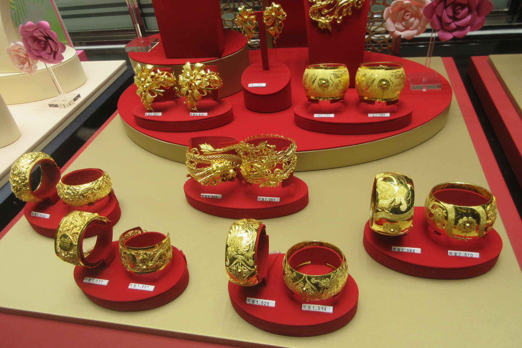 周大福谈中期业绩,周大福每天的业绩