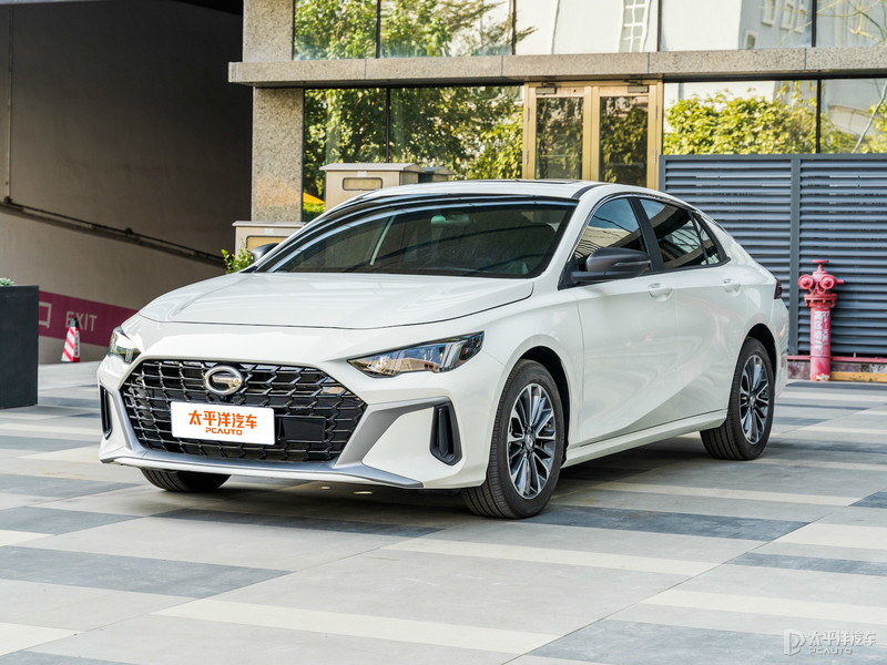 新款起亚嘉华实车曝光,2022丰田皇冠陆放豪华版图片