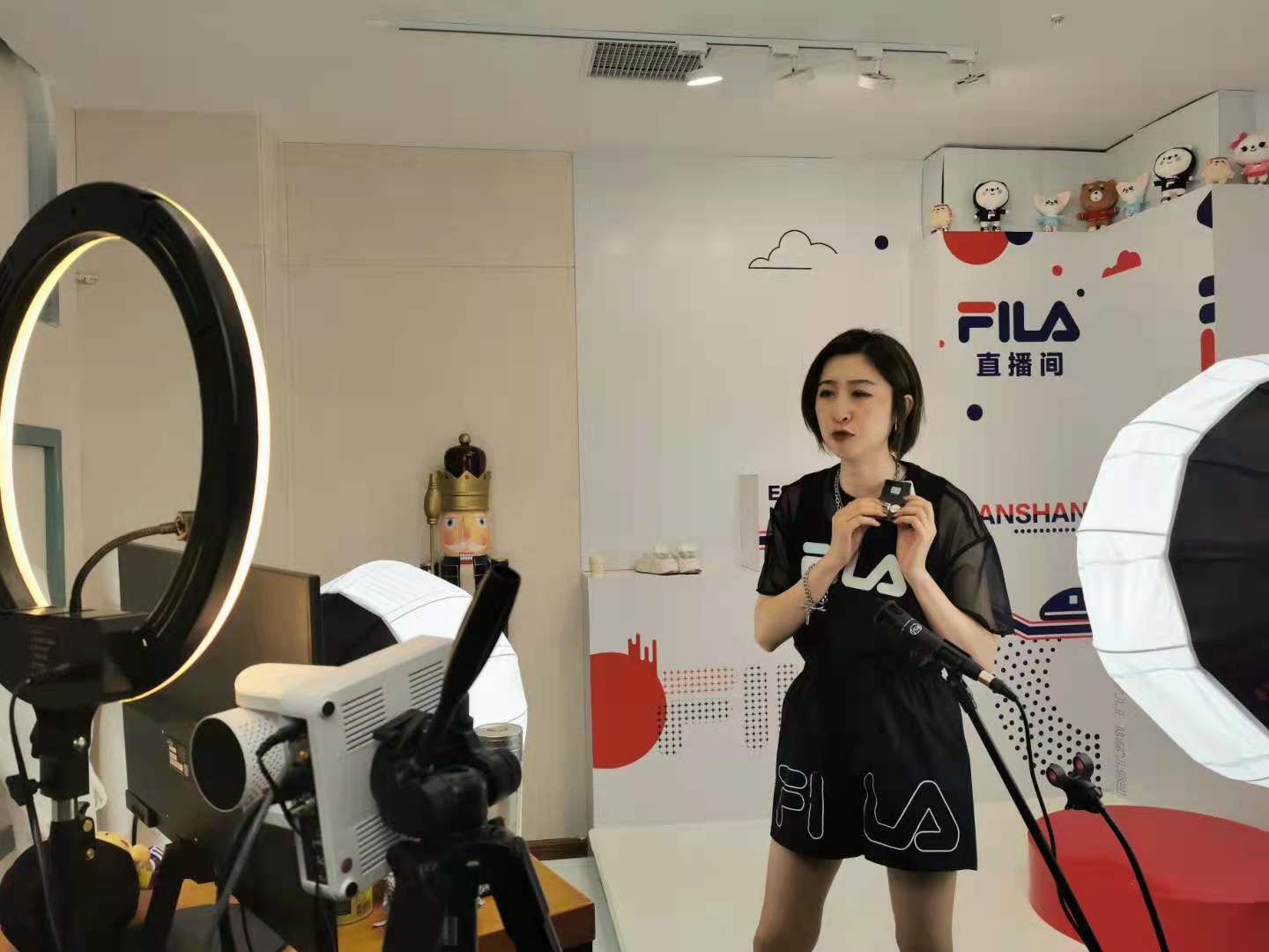 奥莱电商直播基地,奥莱体验店直播