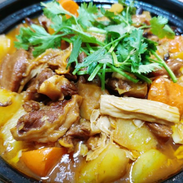 牛筋头巴脑怎样做好吃又软烂,筋头巴脑一锅香所需食材