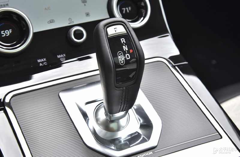 路虎揽胜极光l加长优惠多少,路虎揽胜极光2021款和2020款区别