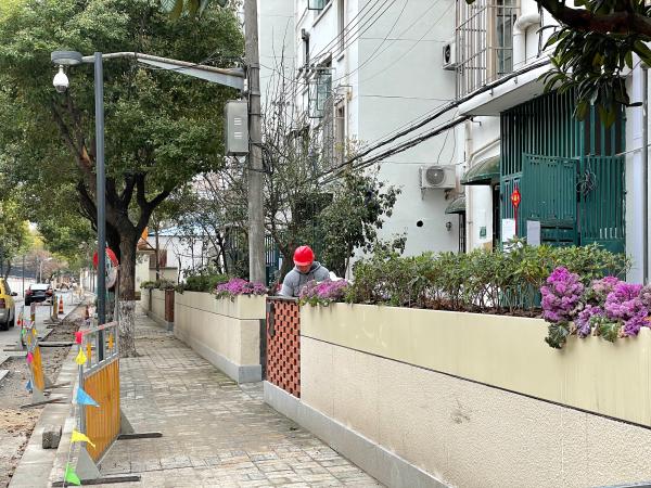 拆掉240米长围墙后，紧邻上海内环的这4个老公房小区，开始“逆袭”