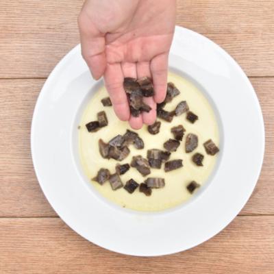 微波炉海参鸡蛋羹,小米汤海参鸡蛋羹