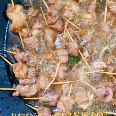 秋天的第一顿路边羊肉串,秋天的第一束羊肉串