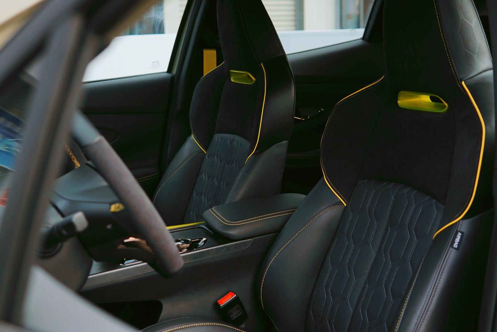 试驾2022款UNI-T把SUV开上赛道是种什么体验？