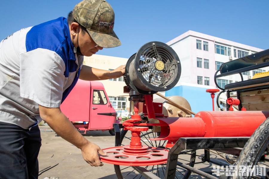 纯“爷”们!一把尺子量全球,青岛有位老爷车复刻大咖,快来围观