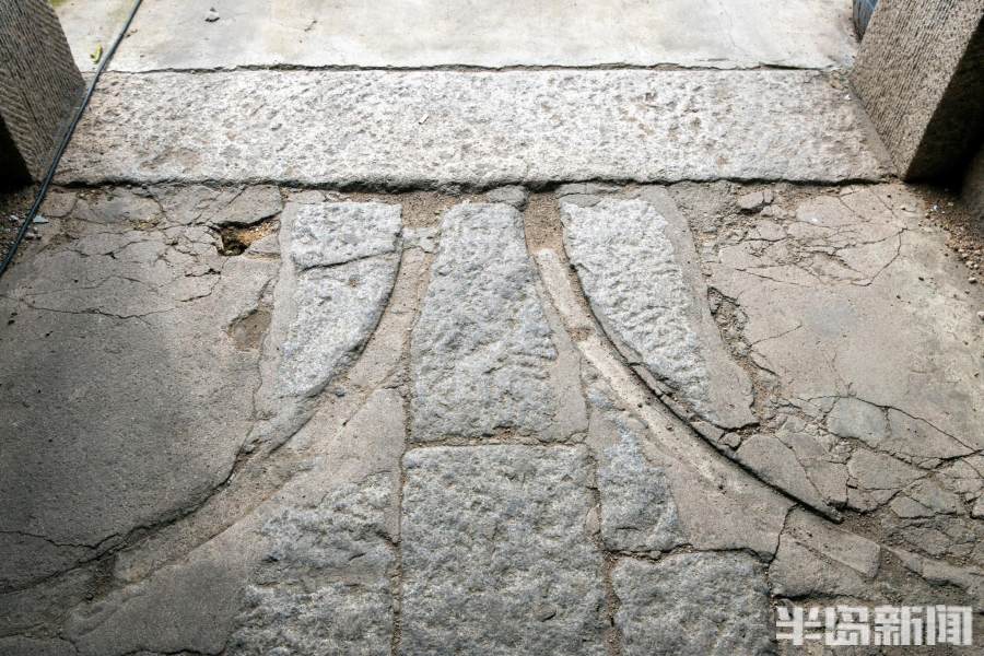 这所小学1996年结束教学使命，当年做校舍的四合院依然完好