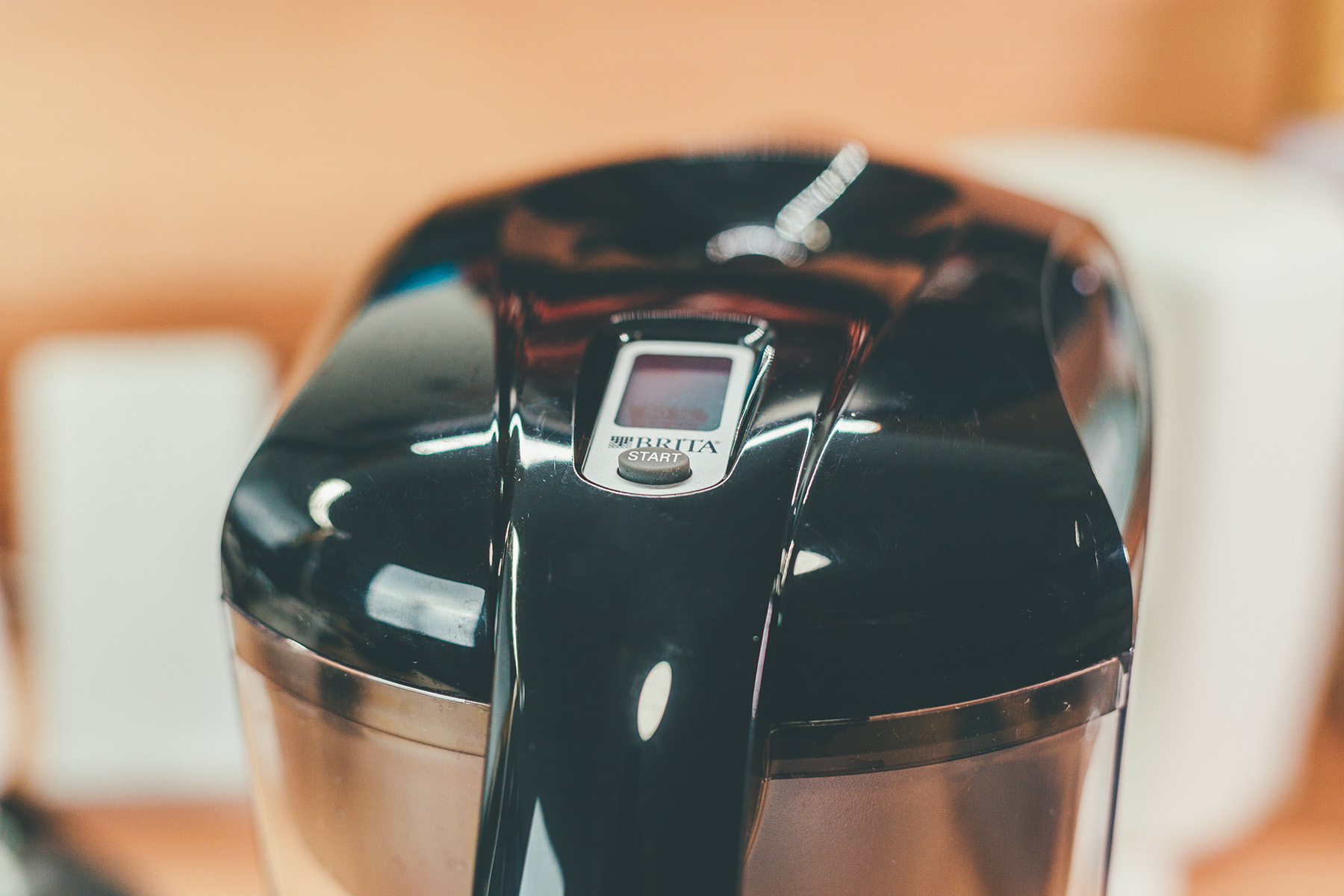 碧然德滤水壶一次最多能倒多少水,每天100升水净水器