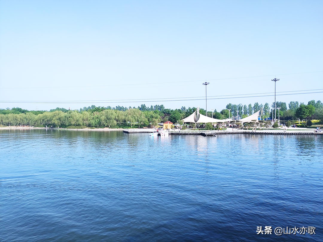 石家庄高新区这座公园，绿草茵茵电船驰行，还有两座别致的网红桥