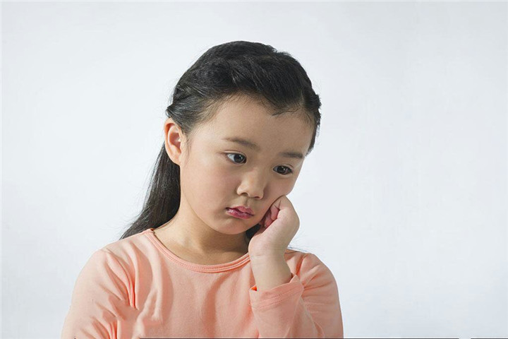 孩子在学校没朋友怎么引导,孩子在学校没有真正朋友怎么办