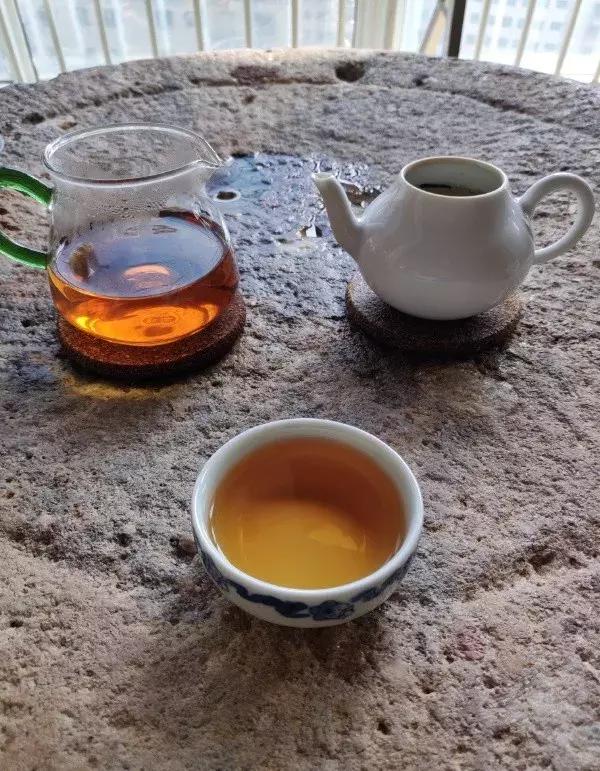 喝红茶有什么好处和坏处,女性朋友一定要多喝洛神花茶