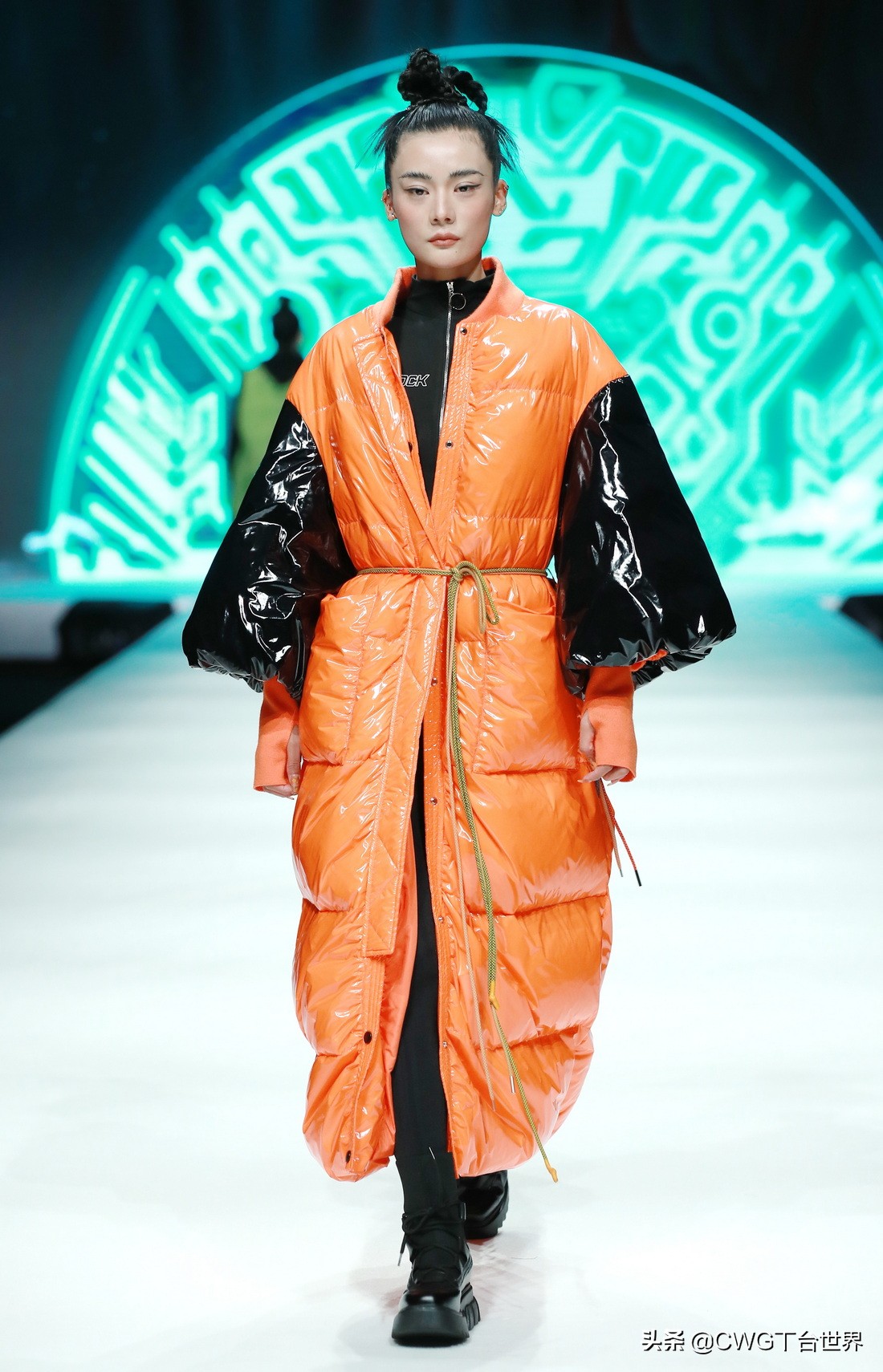 亦帛时尚羽绒服是品牌吗,亦帛时尚2021冬羽绒服发布会