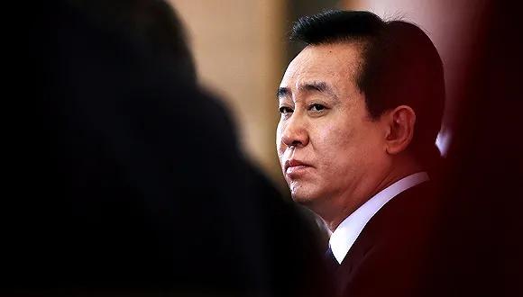 许家印不能依靠贱卖资产去还债务,许家印恒大总资产有多少个亿