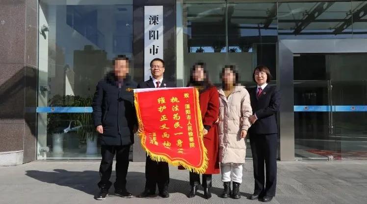 单身母亲负千万债务,父母离异债务怎么处理