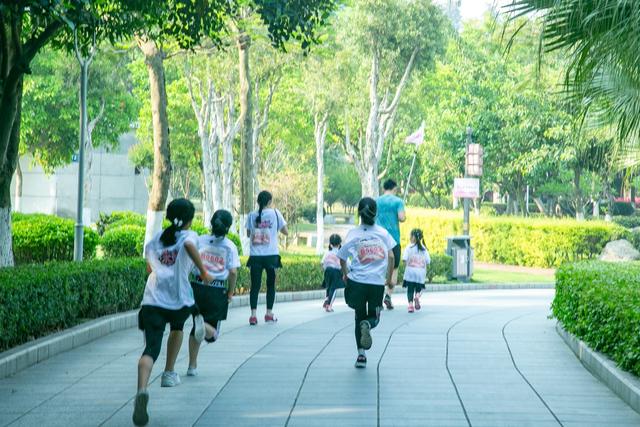 SheRun亲子跑，以运动的方式传递爱，361°童装送上母亲节福利