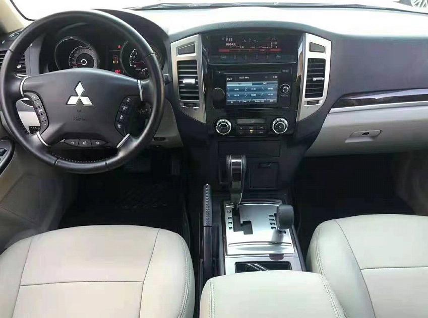 试驾帕杰罗v98柴油版,三菱帕杰罗v93在市区里的驾驶感受