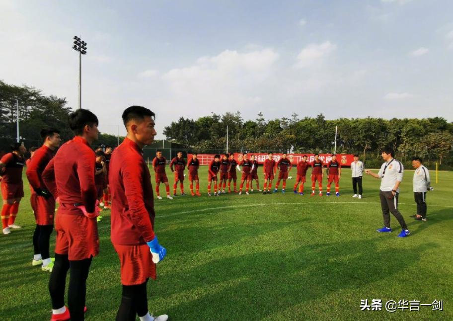 一张照片说明国足真相,国足一张图