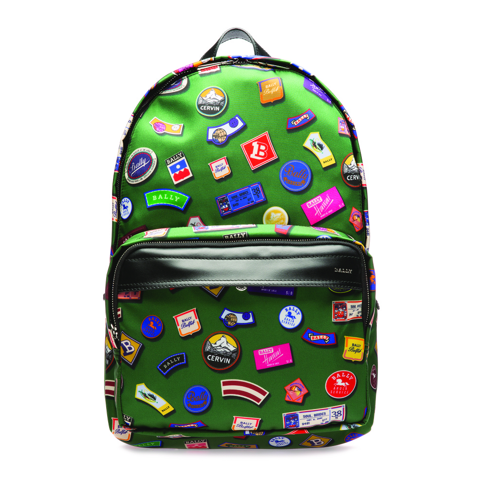 夏日异国风情打卡点,东荟城名店仓一折国际大牌抢先看