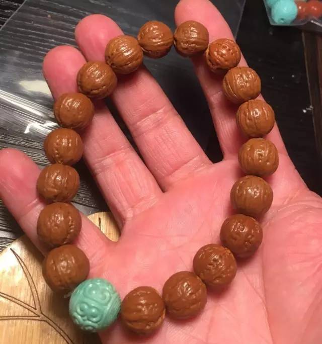 京八棱小核桃纹路和尺寸哪个重要,1.8尺寸野生小核桃手串