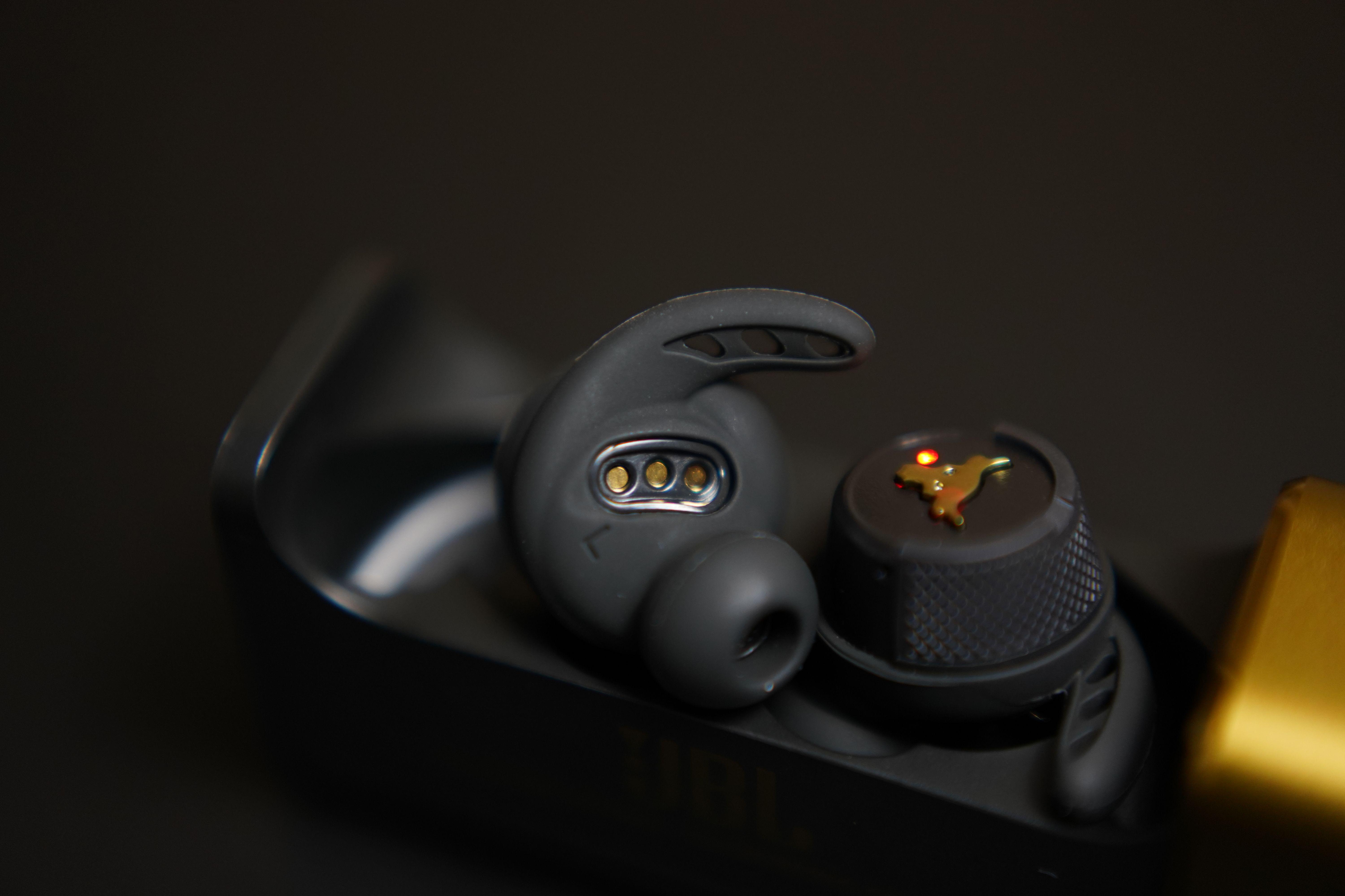 jbl小金盒一代测评,jbl小金盒耳机测评