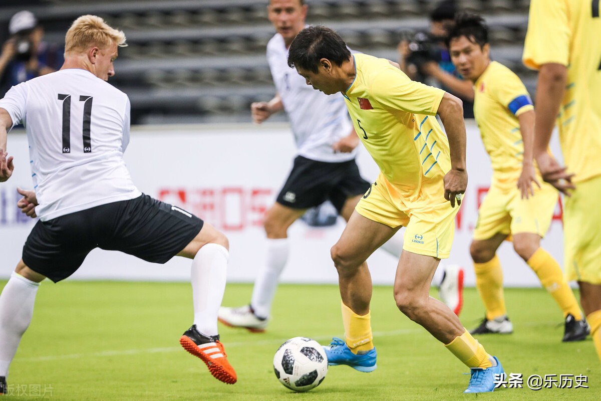 男足理解不了的体育精神,中国男足谈论男篮