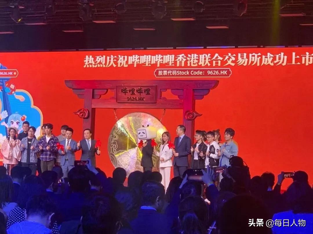 小米宣布造车、鹅厂盒马阴阳怪气，3月是大厂的混合双打