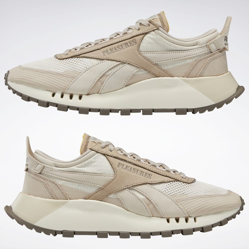 秋意・浓／9款网推最美大地、奶茶色球鞋　就是要当温柔小姐姐