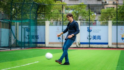 莫伦特斯2比1皇马,莫伦特斯首秀