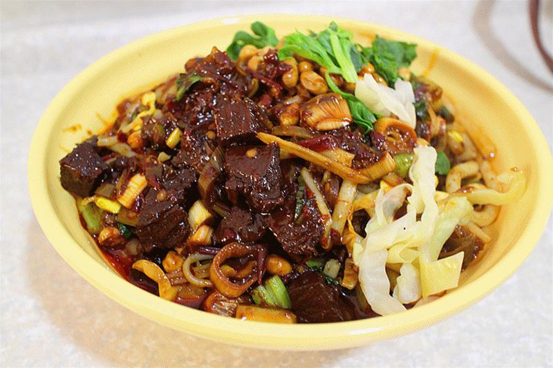 乌鲁木齐美食网红牛腩米粉,乌鲁木齐米粉推荐排行榜