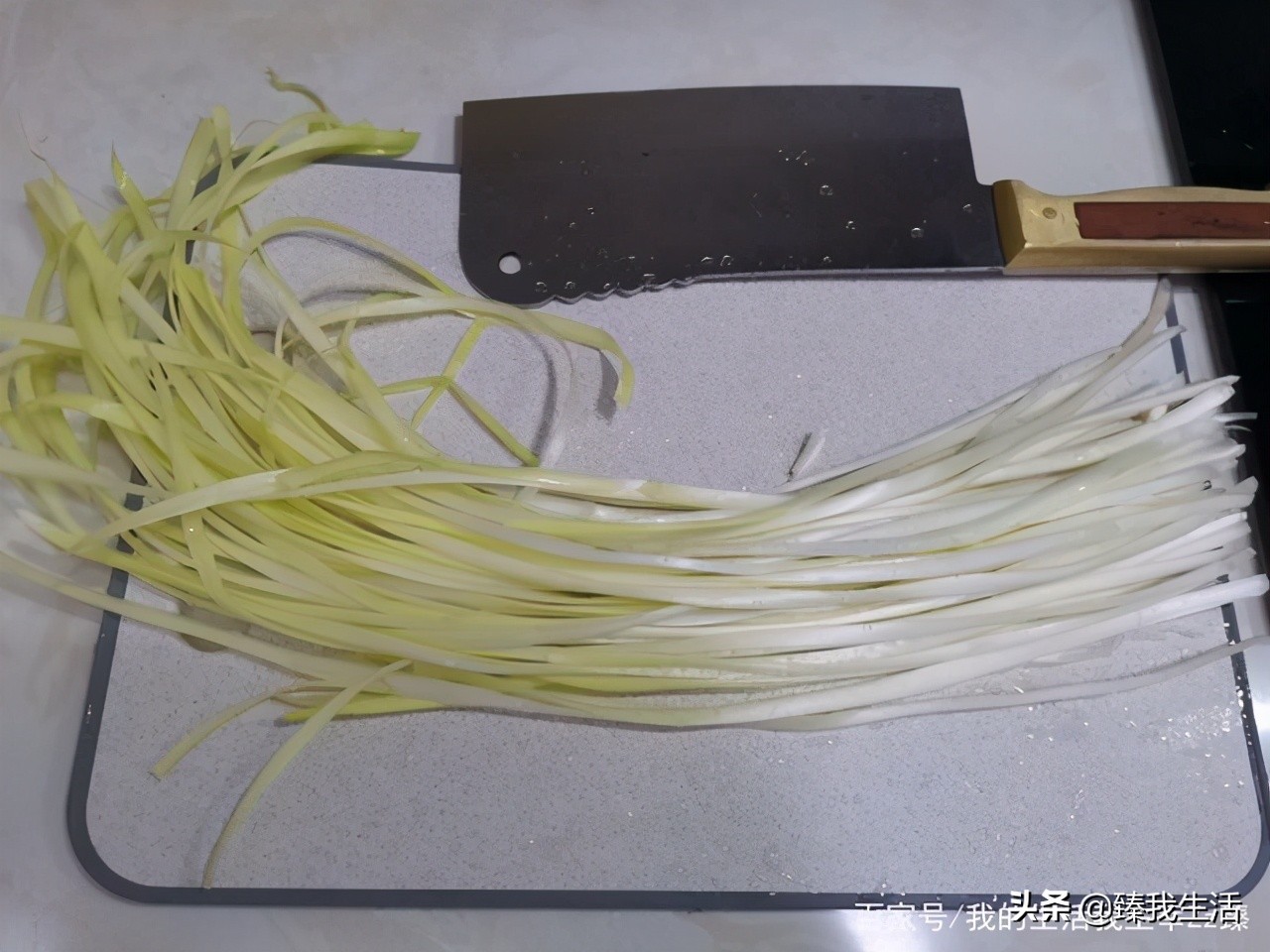 广东韭黄炒滑蛋虾仁秘诀,鲜虾鸡蛋炒韭黄