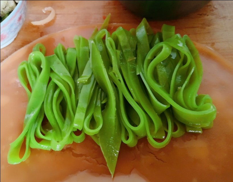 五彩凉皮的做法和配方视频,五彩凉皮的家常做法