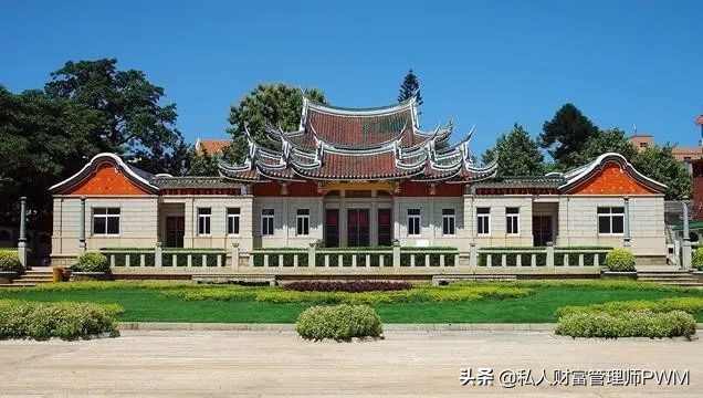 李光前和陈嘉庚谁的贡献大,李光耀谈陈嘉庚