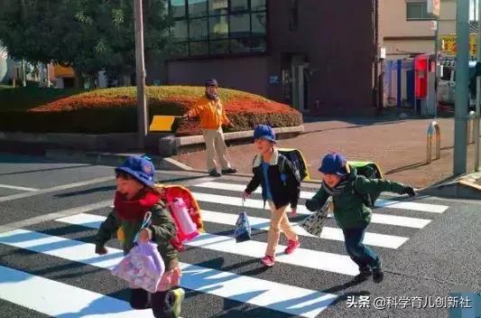 孩子太粘人是缺乏安全感吗,孩子太黏父母怎么办