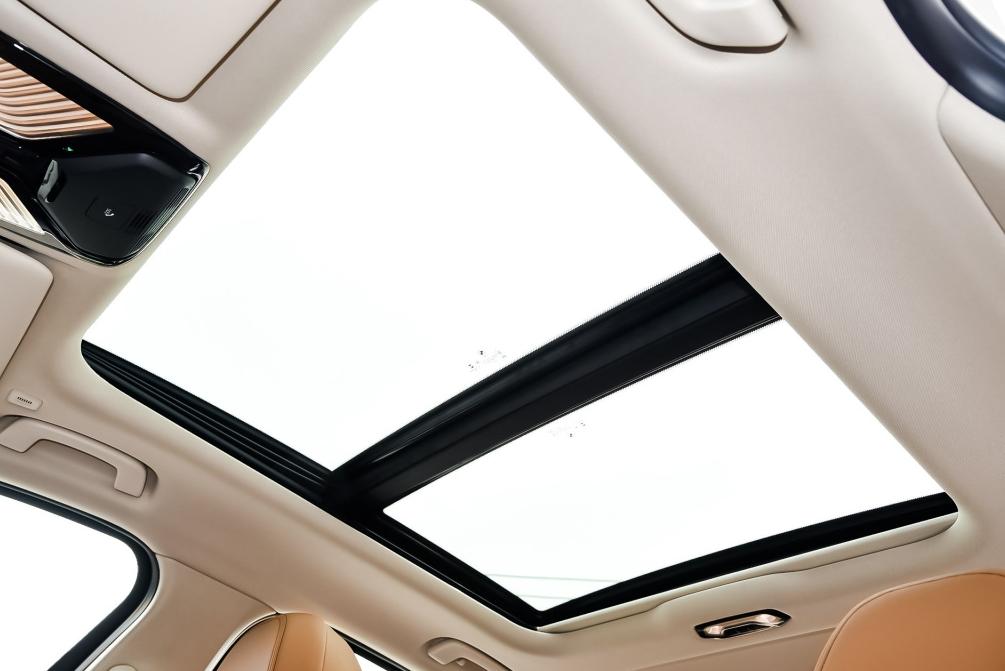 3系宝马和奥迪a4l哪个更值得选,试驾宝马3系二手车