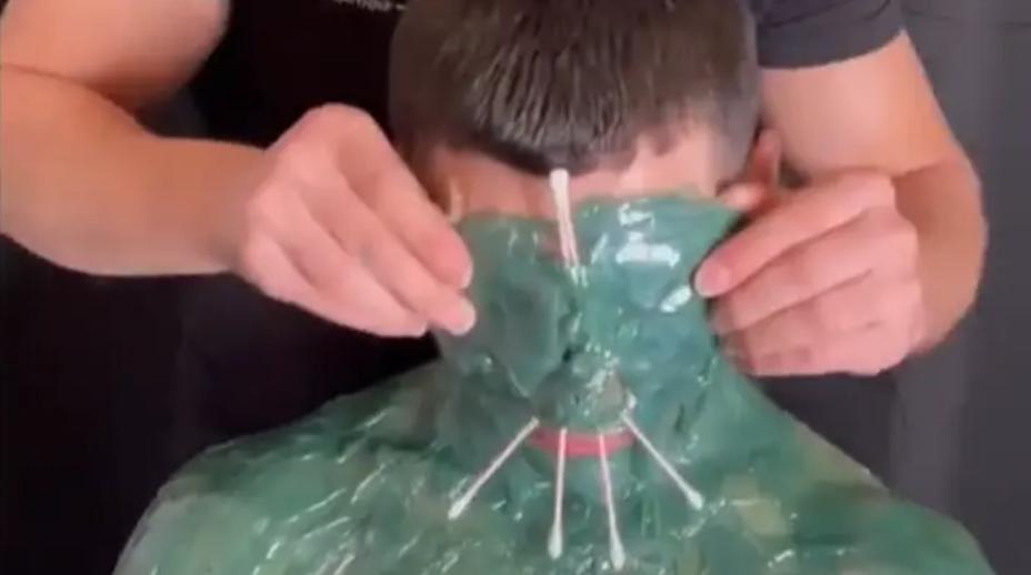 国外理发店蜜蜡脱毛,外国人作死尝试蜜蜡脱毛